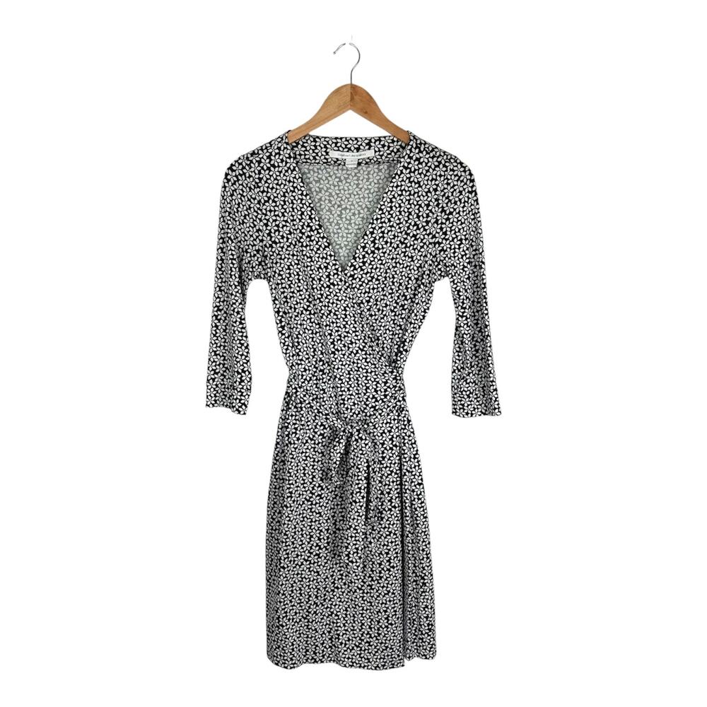 Diane Von Furstenberg Silk Blend Wrap Dress Black White Floral 3/4 Sleeve Size 6